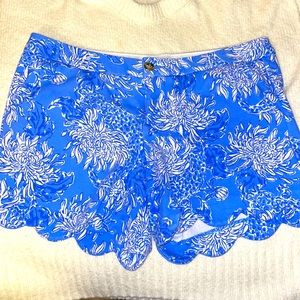 Lilly Pulitzer buttercup scallop shorts